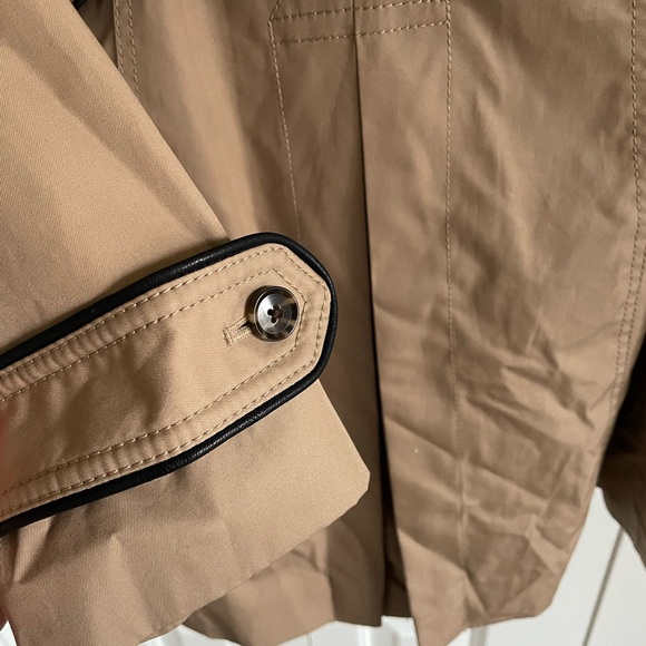 Khaki Trench Coat with Black Trim from Banana Republic, brand new with tags - Picture 7 of 7